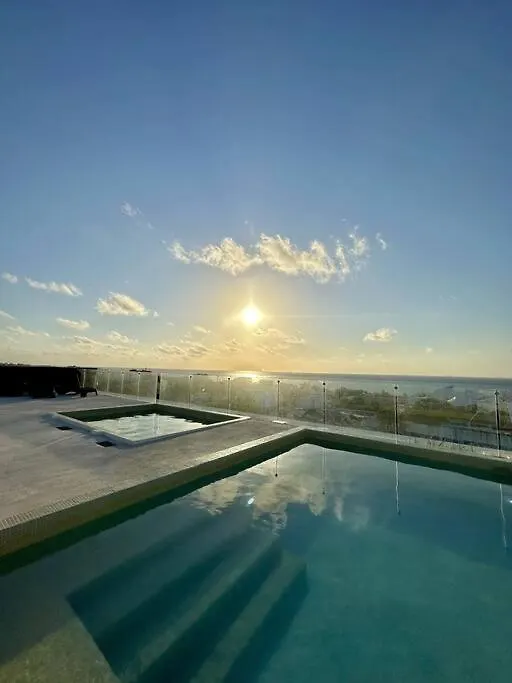 City & Ocean View Condo / Pool,Jacuzzi & Parking - 423 Musa Playa del Carmen Apartamento